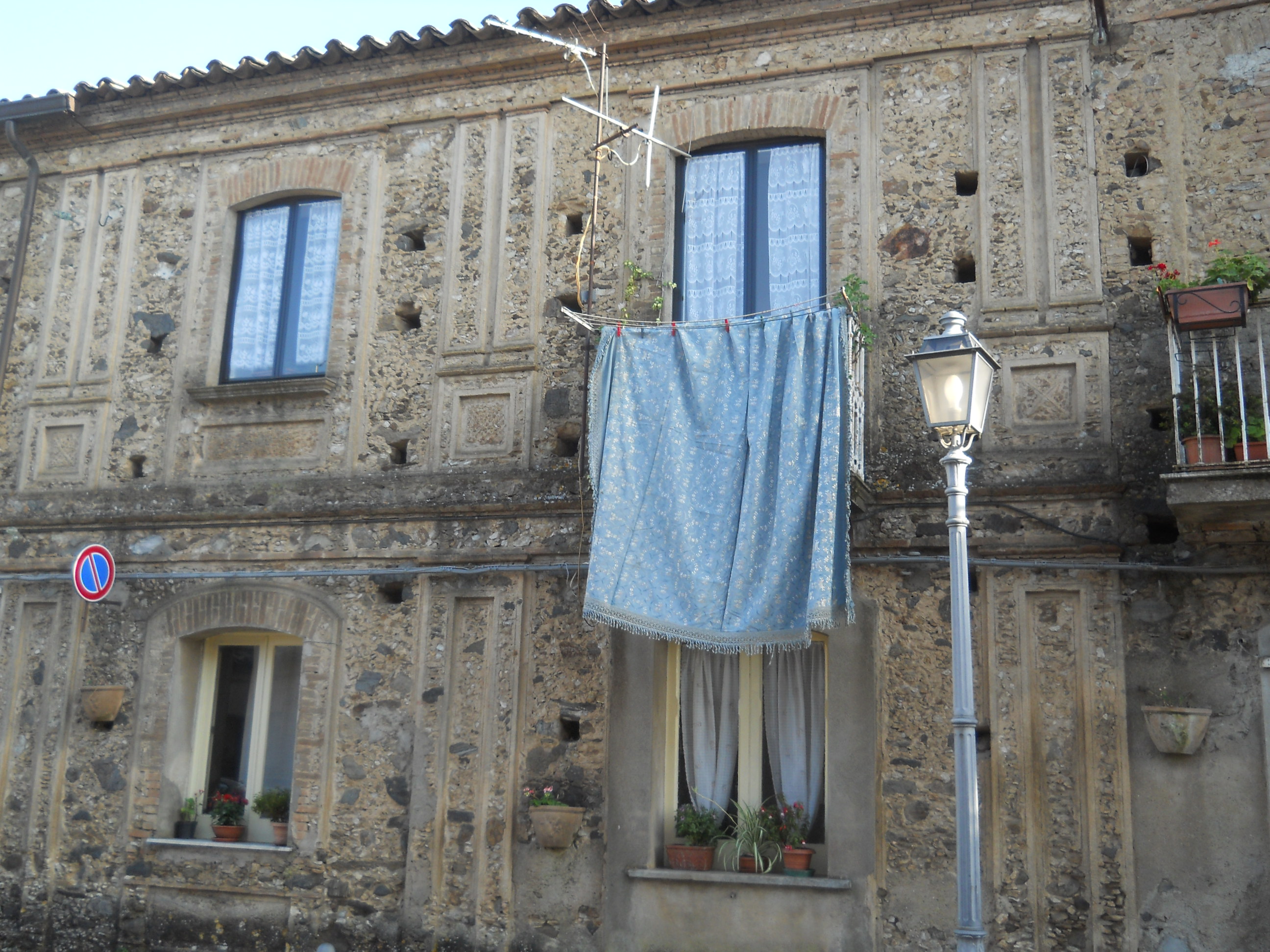 antichi "ndommaschi" (coperte fatte al telaio)